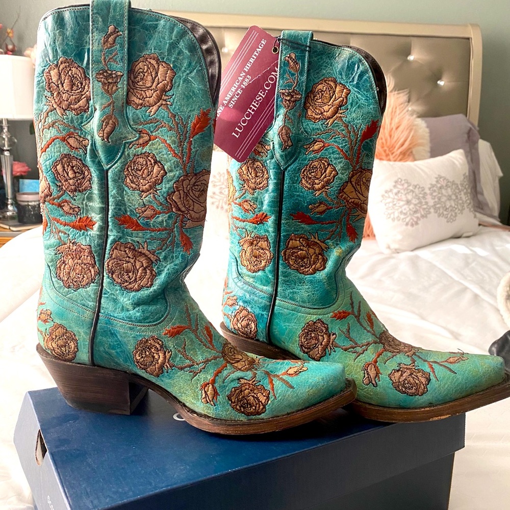 Beautiful Rose detailed Lucchese Boots New